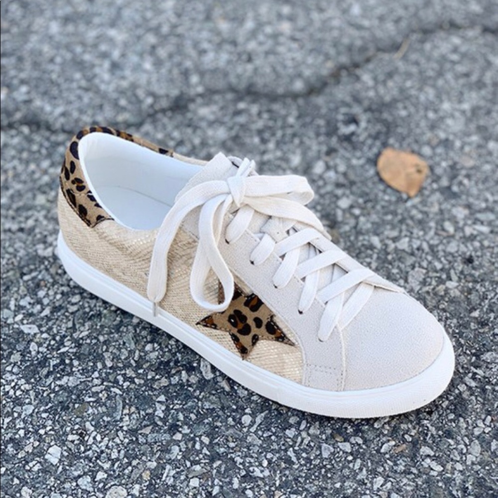 New Gold Snake Sneaker Sz 6-9
